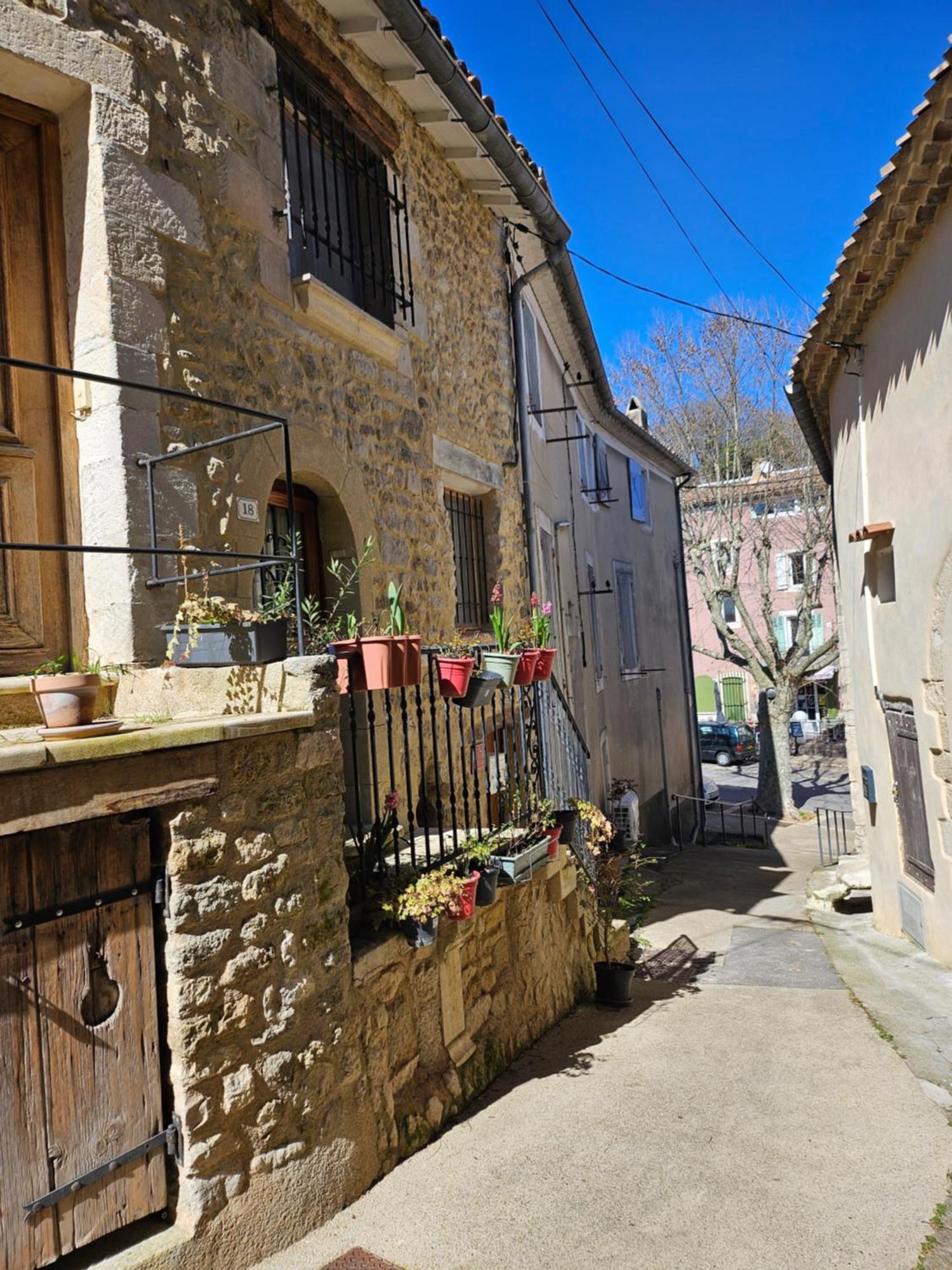 La Petite Maison Céreste Extérieur photo